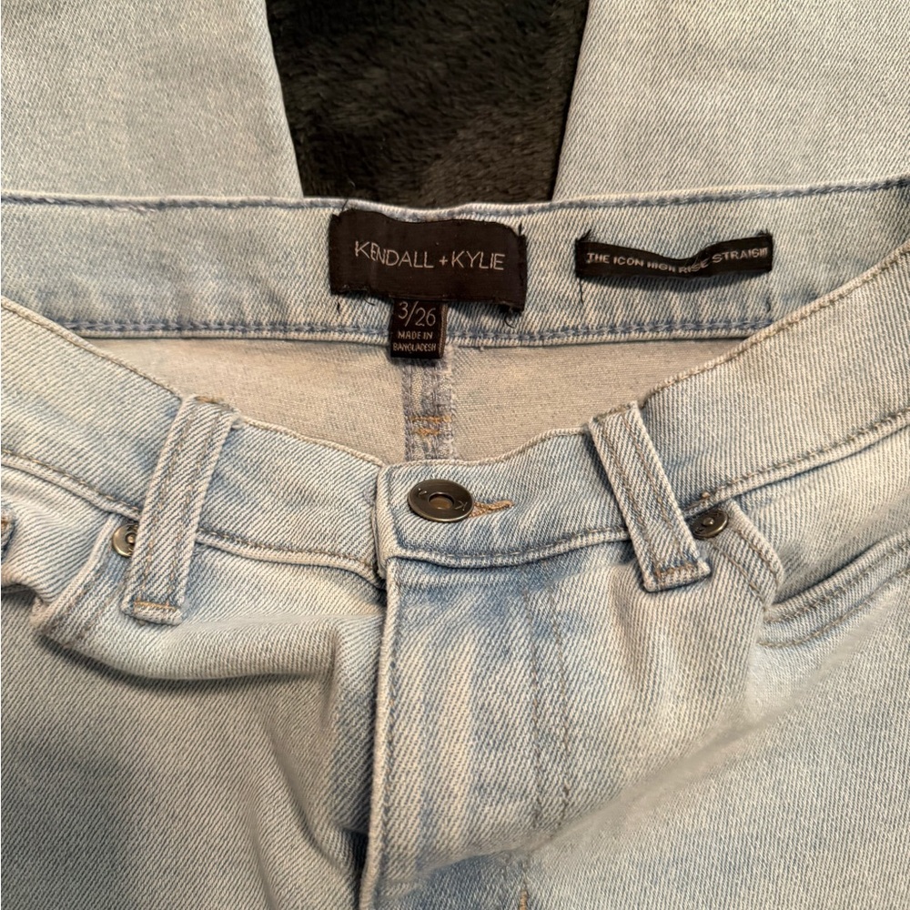 Kendall & Kylie Light Wash Distressed Denim Jeans
